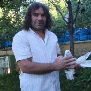 Uzun yol şof&ouml;r&uuml;n&uuml;n sıra dışı g&uuml;vercin tutkusu: Değeri dudak u&ccedil;uklattı
