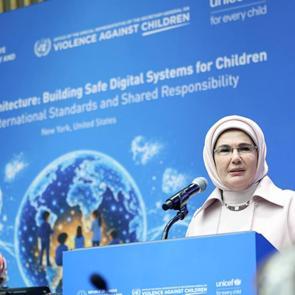 Emine Erdoğan BM&rsquo;de konuştu: &Ccedil;ocuklarımızın g&uuml;venliği hepimizin sorumluluğu