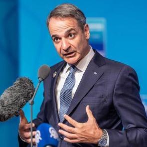 Yunanistan&rsquo;da T&uuml;rkiye endişesi b&uuml;y&uuml;yor: Mi&ccedil;otakis h&uuml;k&uuml;meti sıkıştı