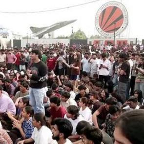 Hindistan'ı ayağa kaldıran iddia: Ortalık savaş alanına d&ouml;nd&uuml;!
