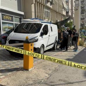 Adana'da silahlı saldırıya uğrayan esnaf hayatını kaybetti