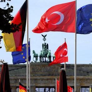 Alman Başbakandan AB'ye s&uuml;rpriz T&uuml;rkiye &ccedil;ağrısı: İhtiyacımız var!