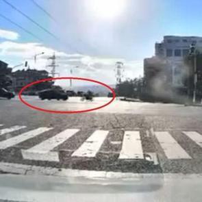 Ankara&rsquo;da acı &ouml;l&uuml;m: Otomobile &ccedil;arpan motosikletli havada taklalar atarak can verdi