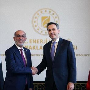 Bakan Bayraktar a&ccedil;ıkladı: Ceyhan'ı k&uuml;resel enerji &uuml;ss&uuml; yapacağız