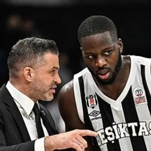 Beşiktaş'tan dikkat &ccedil;eken karar! 2 ma&ccedil;a tek bilet 