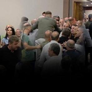 CHP'den istifa eden Kotan'ın katıldığı meclis toplantısında gerginlik