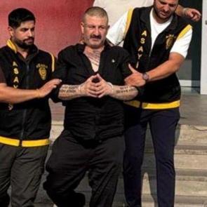 Cinayetten aranırken fenomen olmaya &ccedil;alışmış!