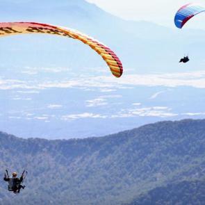 &Ccedil;inli turistler Fethiye&rsquo;ye akın etti: &ldquo;Yama&ccedil; paraş&uuml;t&uuml; yapan 3 kişiden biri &Ccedil;inli&rdquo;