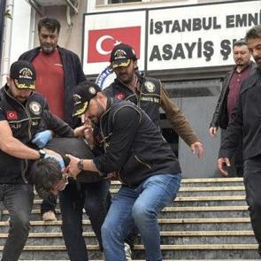 Ey&uuml;psultan Camii'nde 4 el ateş a&ccedil;mıştı! Kavganın nedeni şoke etti! 'Sen kafirsin' dedi