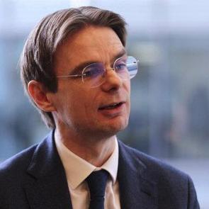 Fitch Direkt&ouml;r&uuml; Winslow a&ccedil;ıkladı: Fon krizi i&ccedil;in sistemik risk beklenmiyor