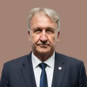 G&ouml;zaltına alınıp serbest bırakılmıştı! MHK &uuml;yesi istifa etti