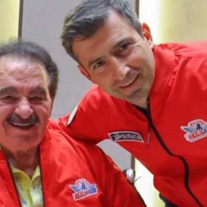 İbrahim Tatlıses&rsquo;e Şanlıurfa&rsquo;da anlamlı hediye! Sel&ccedil;uk Bayraktar&rsquo;dan AKINCI s&uuml;rprizi