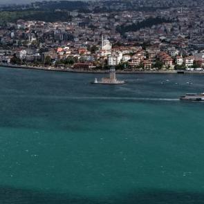 İstanbul Boğazı&rsquo;nda kartpostallık manzara: Turkuaz rengiyle mest etti