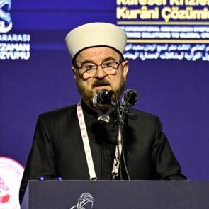 D&uuml;nya M&uuml;sl&uuml;man Alimler Birliği Başkanı Karadaği'dan "İslami Birleşmiş Milletler" &ouml;nerisi