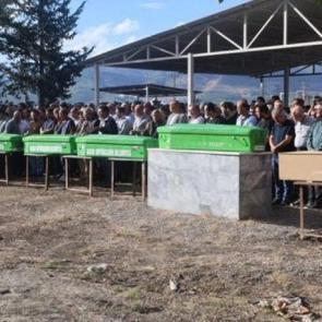 Kazada &ouml;len 7 kişi toprağa verildi