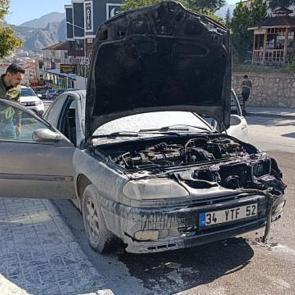 KPSS'ye giren adayın sınav sırasında otomobili yandı!