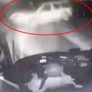 Malatya'da 2 kişinin &ouml;ld&uuml;ğ&uuml; kaza kamerada