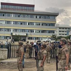 Okul bah&ccedil;esinde silahla vurulan &ouml;ğretmen &ouml;ld&uuml;! Bakan Tekin'den a&ccedil;ıklama!