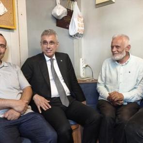 Sağlık Bakanı Memişoğlu'nun &ccedil;ağrısına uyan taksici sigarayı bıraktı