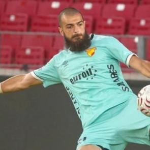 S&uuml;per Lig'de taraftarı tehdit eden futbolcunun bileti kesildi