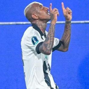 Talisca 2. ma&ccedil;ında 2. gol&uuml; attı! Ma&ccedil;ın adamı se&ccedil;ildi