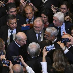 Bah&ccedil;eli'den DEM Parti heyetine Demirtaş sorusu: Selamımı s&ouml;yleyin!