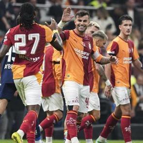 10 kişilik Galatasaray 90'da hayata d&ouml;nd&uuml;!