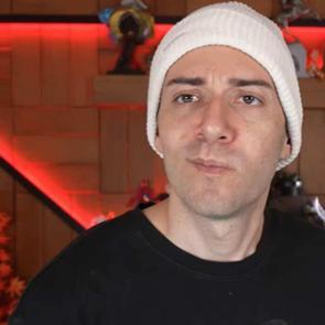 17 milyon aboneye sahip Enes Batur'un evi g&uuml;ndem oldu! İlgin&ccedil; detaylar dikkat &ccedil;ekti