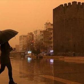 19 il i&ccedil;in alarm! Meteoroloji uyardı: Kuvvetli yağış ve toz taşınımı geliyor
