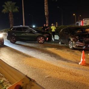7 otomobil, 1 motosikletin karıştığı zincirleme kaza: 4 yaralı
