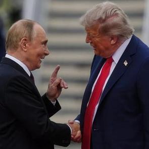 Putin-Trump g&ouml;r&uuml;şmesi: Telefonu kapatamadılar! "&Ouml;nce sen kapat"
