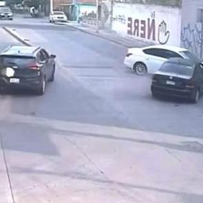 Meksika'da kanlı pusu: G&uuml;peg&uuml;nd&uuml;z infaz kamerada