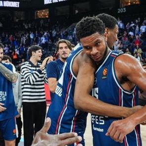 Anadolu Efes Litvanya deplasmanında!