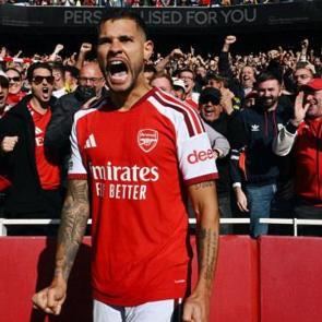 Arsenal'a galibiyet i&ccedil;in 8 dakika yetti