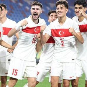 Avrupa Şampiyonası yolunda b&uuml;y&uuml;k sınav! &Uuml;mit Milliler&rsquo;in Play-Off rakibi belli oldu