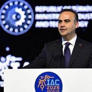 Bakan Kacır'dan, Uluslararası Uzay Kongresi diplomasisi