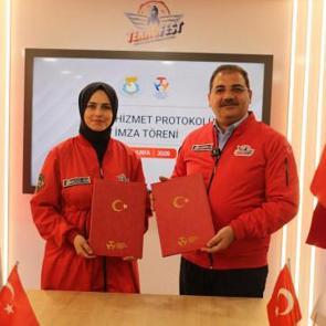 Başkan Canpolat&rsquo;tan gen&ccedil;lerin geleceğine teknoloji yatırımı
