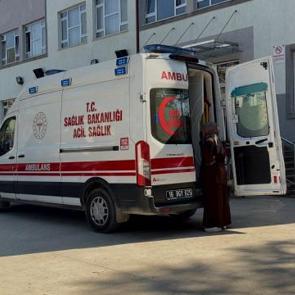 Bursa'da 12 &ouml;ğrenci zehirlenme ş&uuml;phesiyle hastaneye kaldırıdı