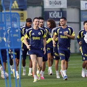 Fenerbah&ccedil;e'de &Ccedil;aykur Rizespor mesaisi devam ediyor!