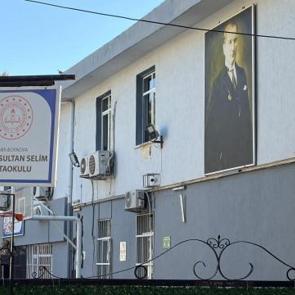 'Ortaokul &ouml;ğretmeni kadın veliyi taciz etti' iddiası: Soruşturma başlatıldı