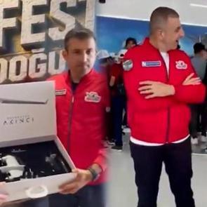 İngiliz B&uuml;y&uuml;kel&ccedil;i TEKNOFEST&rsquo;te yerinde g&ouml;rd&uuml;: &lsquo;M&uuml;hendislik yetenekleri bambaşka&rsquo;
