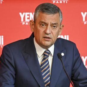 Bomba ittifak iddiası: &Ouml;zg&uuml;r &Ouml;zel 4 partinin kapısını &ccedil;aldı! Adını bile koydular