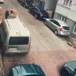 Polisten film gibi operasyon! Kağıthane'de 643 bin zehir hapı b&ouml;yle yakalandı