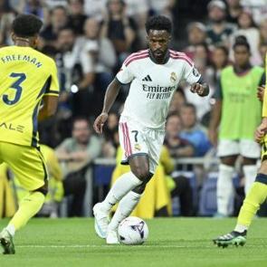 Real Madrid'in yıldızından skandal hareket! Hem gol&uuml; gitti hem kırmızı g&ouml;rd&uuml;