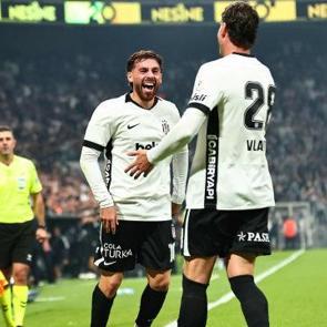 Rekor kıran Vlahovic'ten Orkun K&ouml;k&ccedil;&uuml;'ye &ouml;vg&uuml; yağmuru! 'Bana değil ona yazın'
