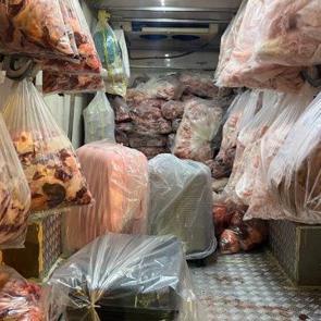Sakarya'da kamyonetten &ccedil;ıkanlar pes dedirtti! 2,8 ton menşei belirsiz et ele ge&ccedil;irildi