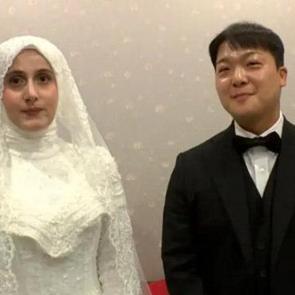  S&uuml;meyra &ouml;ğretmen ile evlendi! Hem M&uuml;sl&uuml;man hem Trabzonsporlu oldu