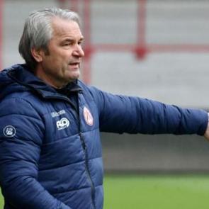 S&uuml;per Lig ekibinden ters k&ouml;şe! 1.5 yıldır takım &ccedil;alıştırmayan 63 yaşındaki hoca geliyor