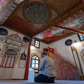 Yozgat&rsquo;ın camileri sanatlarıyla mest ediyor: Barok ve rokoko izleri g&uuml;n&uuml;m&uuml;ze taşınıyor