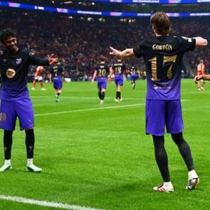 Barcelona gol olup yağdı! Aslan'ın Avrupa gecesi k&acirc;busa d&ouml;nd&uuml;
